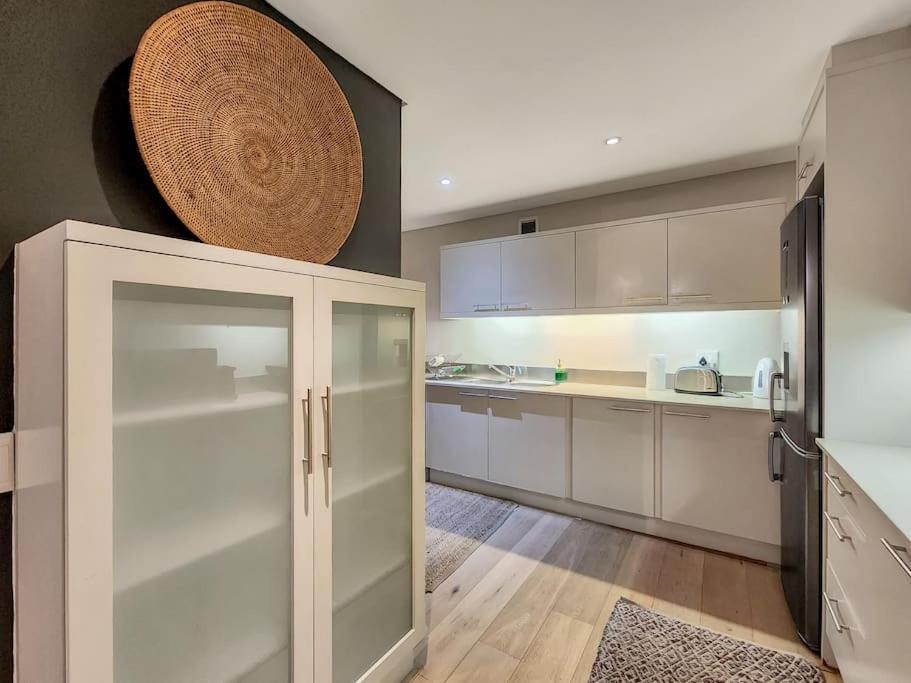 Dunmore Views And Inverter During Loadshedding Apartment Cape Town